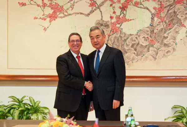 China elogia resistencia de Cuba y ratifica apoyo frente al bloqueo estadounidense