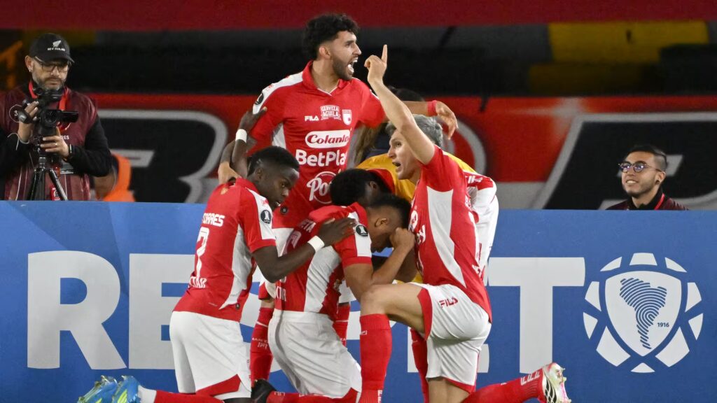 Independiente Santa Fe vence a Platense y mantiene chances en la Libertadores