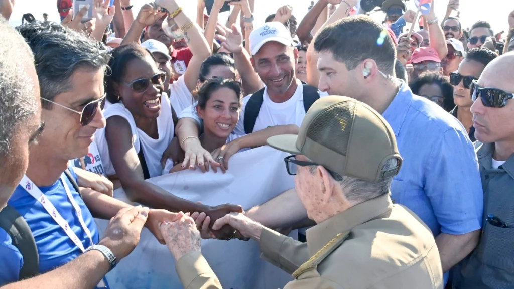 Movimientos solidarios rechazan acusación contra Raúl Castro y asedio a Cuba