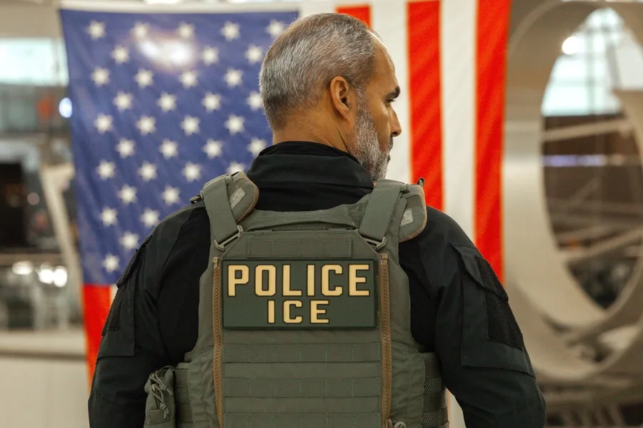 Petro denuncia condiciones inhumanas en centros de custodia de ICE