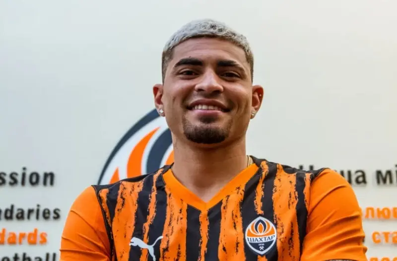 Venezolano Gleiker Mendoza firma con histórico club ucraniano